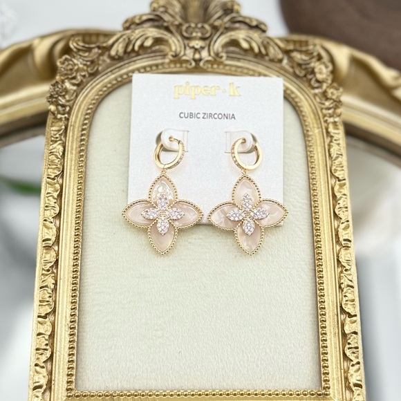 Piper K Cubic Zirconia Flower Drop Earrings 🌸 - Picture 6 of 6
